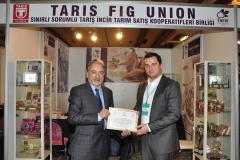 turap143